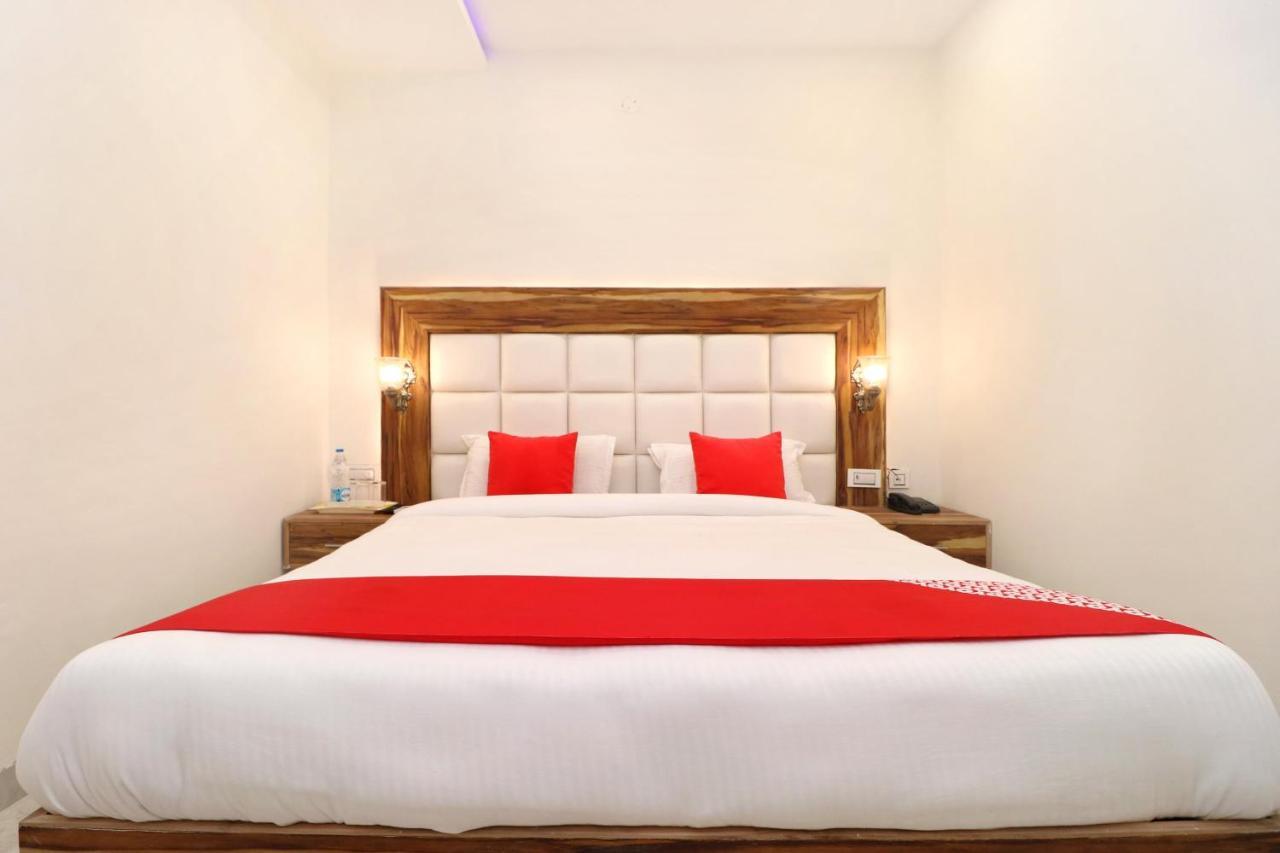Hotel D Plaza Zirakpur Eksteriør bilde