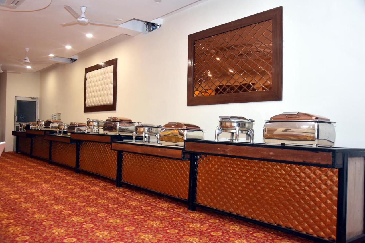Hotel D Plaza Zirakpur Eksteriør bilde
