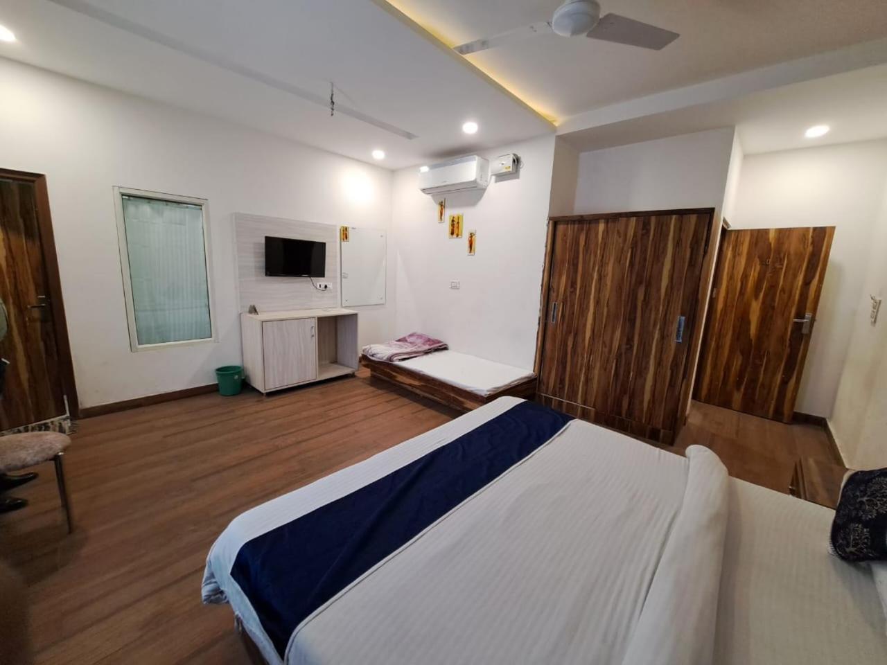 Hotel D Plaza Zirakpur Eksteriør bilde
