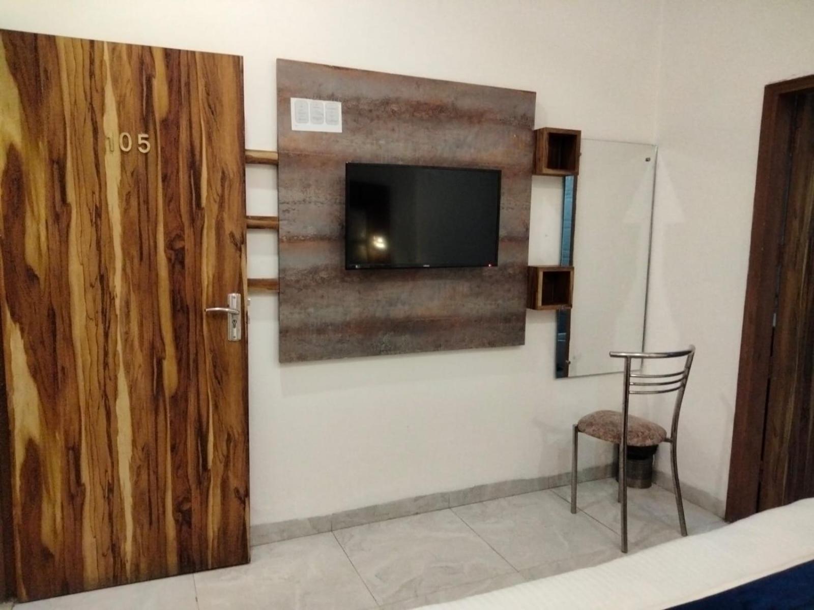 Hotel D Plaza Zirakpur Eksteriør bilde