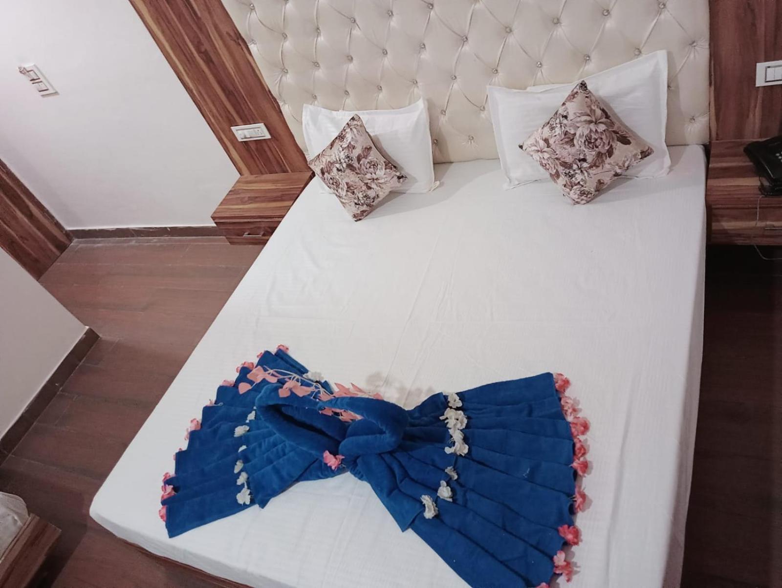Hotel D Plaza Zirakpur Eksteriør bilde