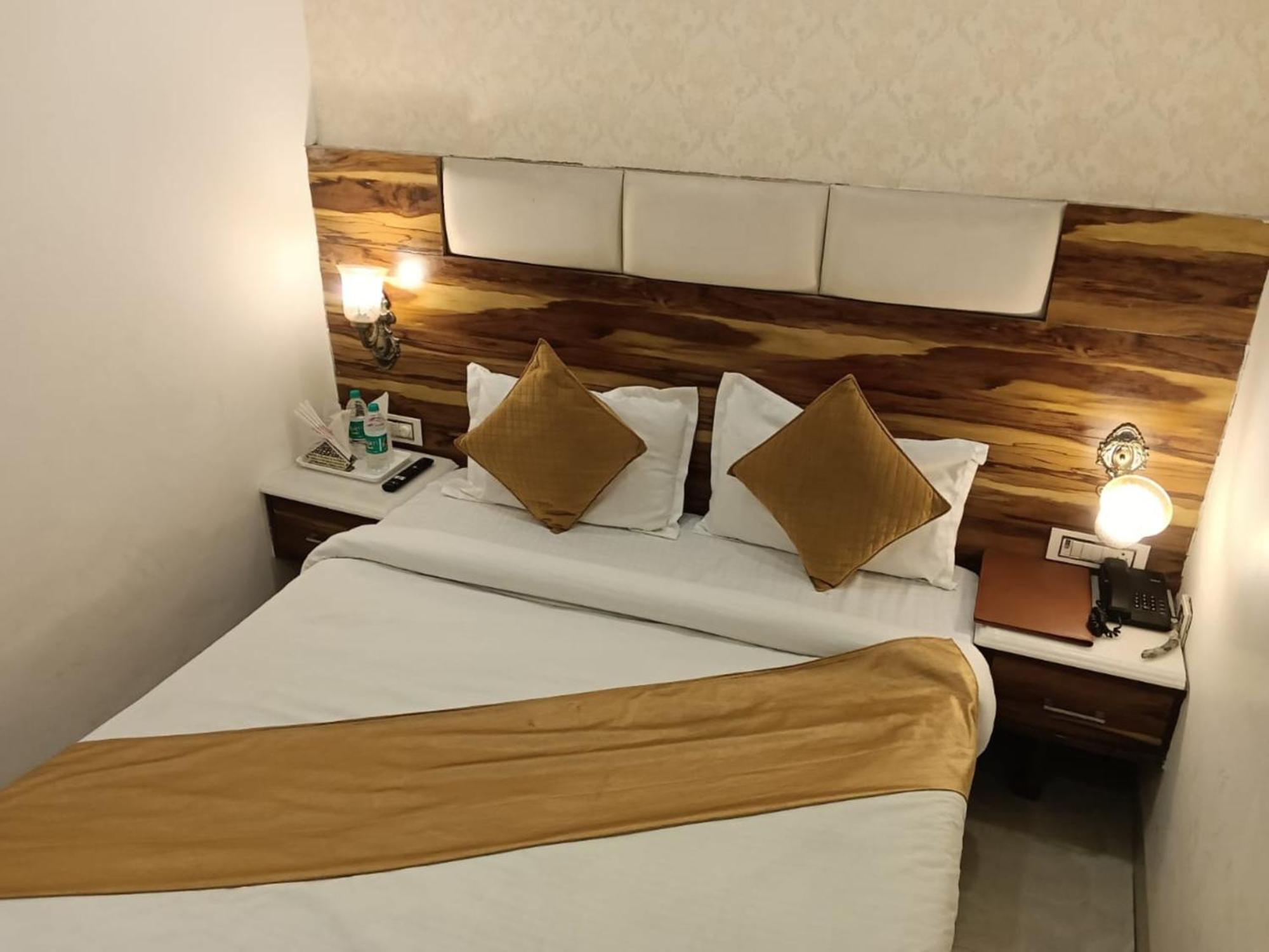 Hotel D Plaza Zirakpur Eksteriør bilde