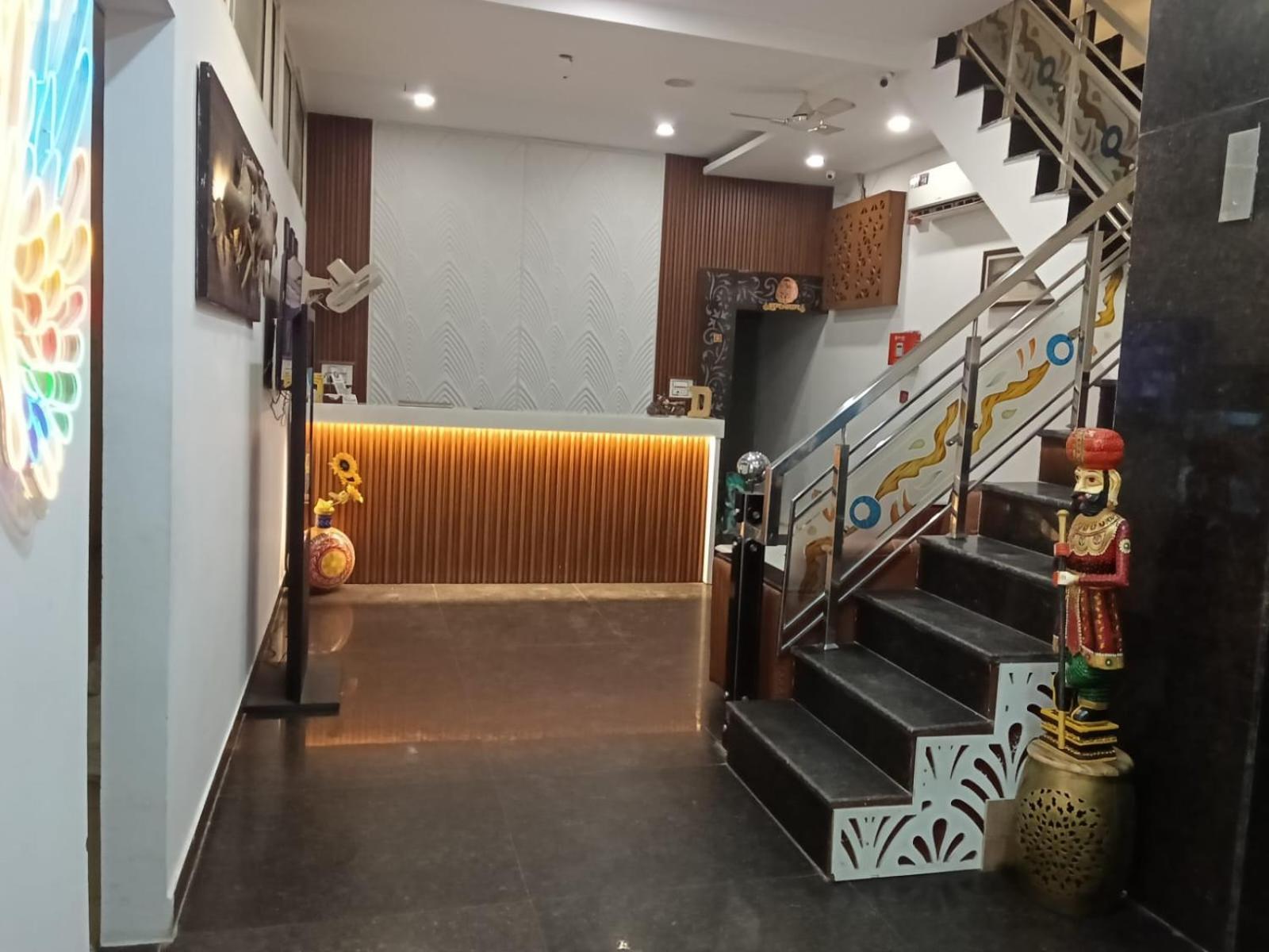 Hotel D Plaza Zirakpur Eksteriør bilde