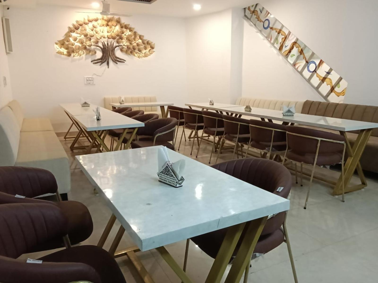Hotel D Plaza Zirakpur Eksteriør bilde
